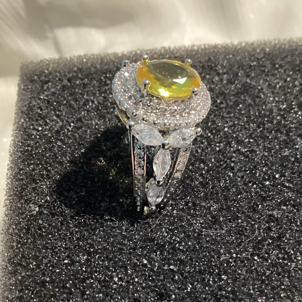 💍Lux Canary Yellow &White Cz Diamond Halo Cocktail Ring